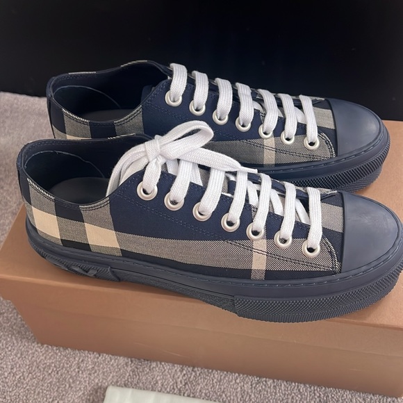Burberry Jack Check Platform Low Top Sneaker - Picture 17 of 17